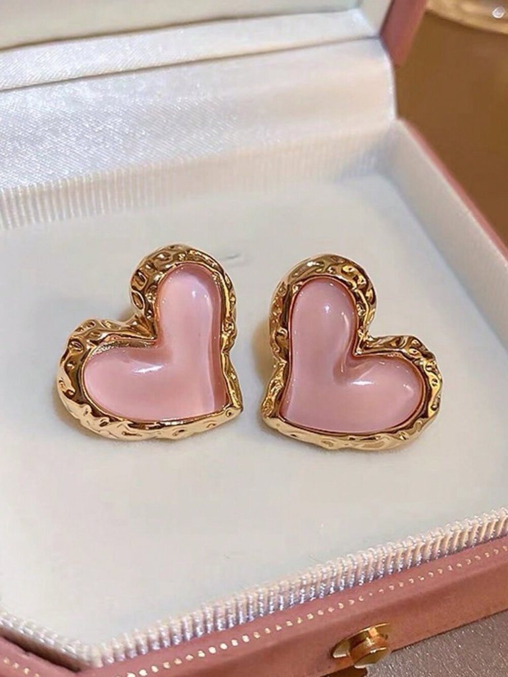 Pink Elegant Women's Heart Shaped Stud Earrings